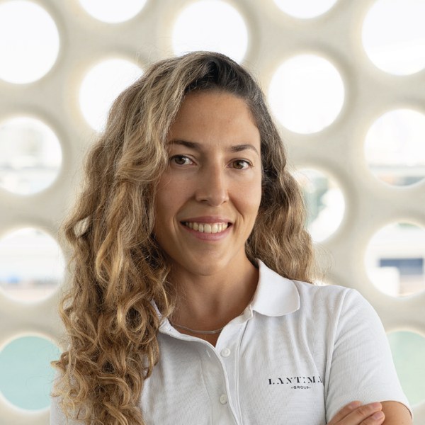 Virginia Pérez, Ejecutiva de Aduanas, Lantimar